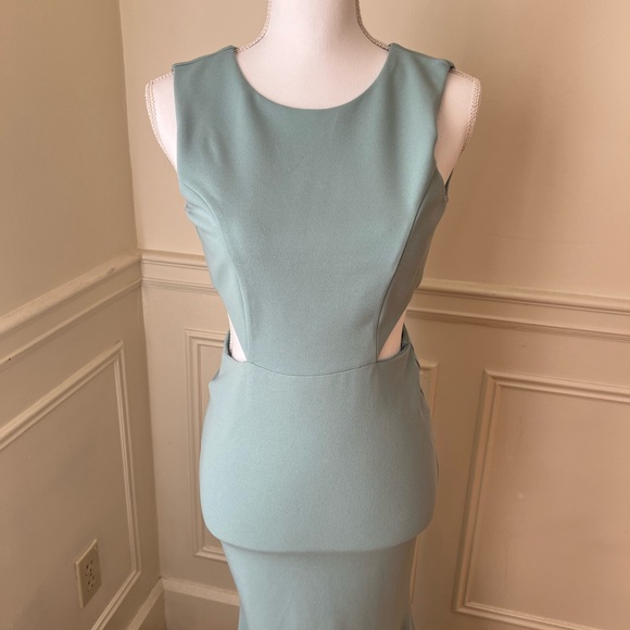 Lulu’s Utterly Smitten Dusty Sage Cutout Side Maxi Dress - Picture 7 of 9